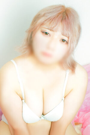 ぽめ　元気がもらえる輝くスマイル☆敏感ドM娘