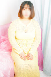 ゆん　おっとりマイペース、爆乳パイパンお姉さま