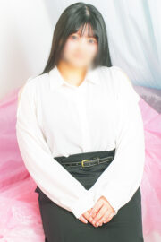 るい　黒髪ロングの明るく社交的な女の子♪