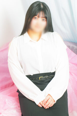 るい　黒髪ロングの明るく社交的な女の子♪